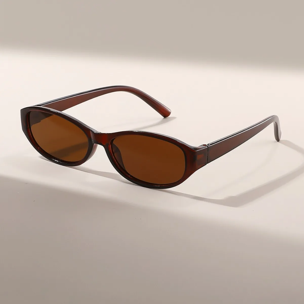 Retro Tarzı Oval Güneş Gözlüğü - Vintage Outdoor Fashion incelemesi ve fiyatı